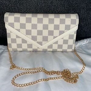 Daisy Rose chained wallet crossbody
